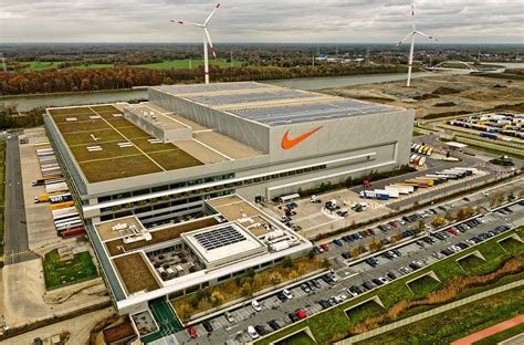nike logistics center reviews